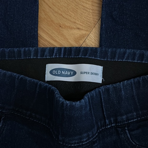 🐾 4 for $20 Old Navy super skinny pull on jeans faux pockets in the front - Picture 2 of 4